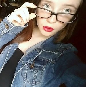 Meet your Posher, Isabel