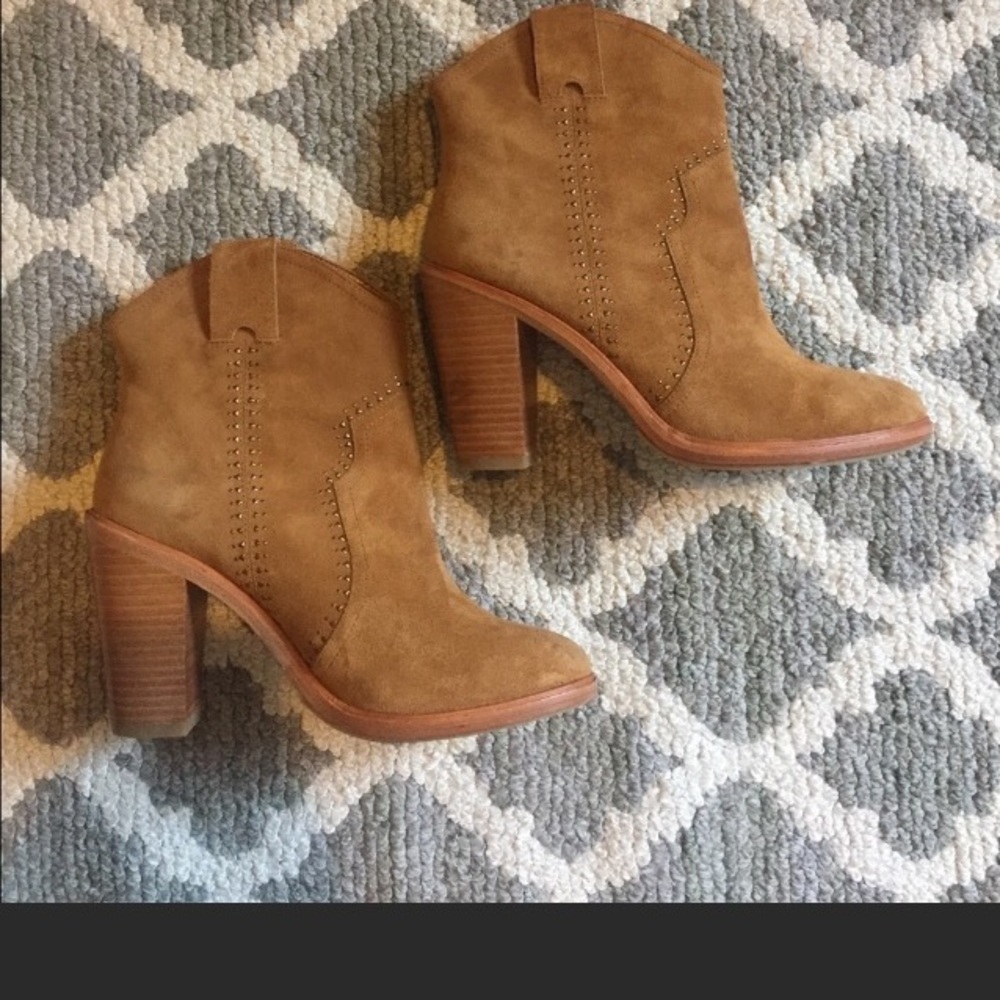 Joie Monte Booties size 7 1/2. (BUT FITS A SIZE 7)