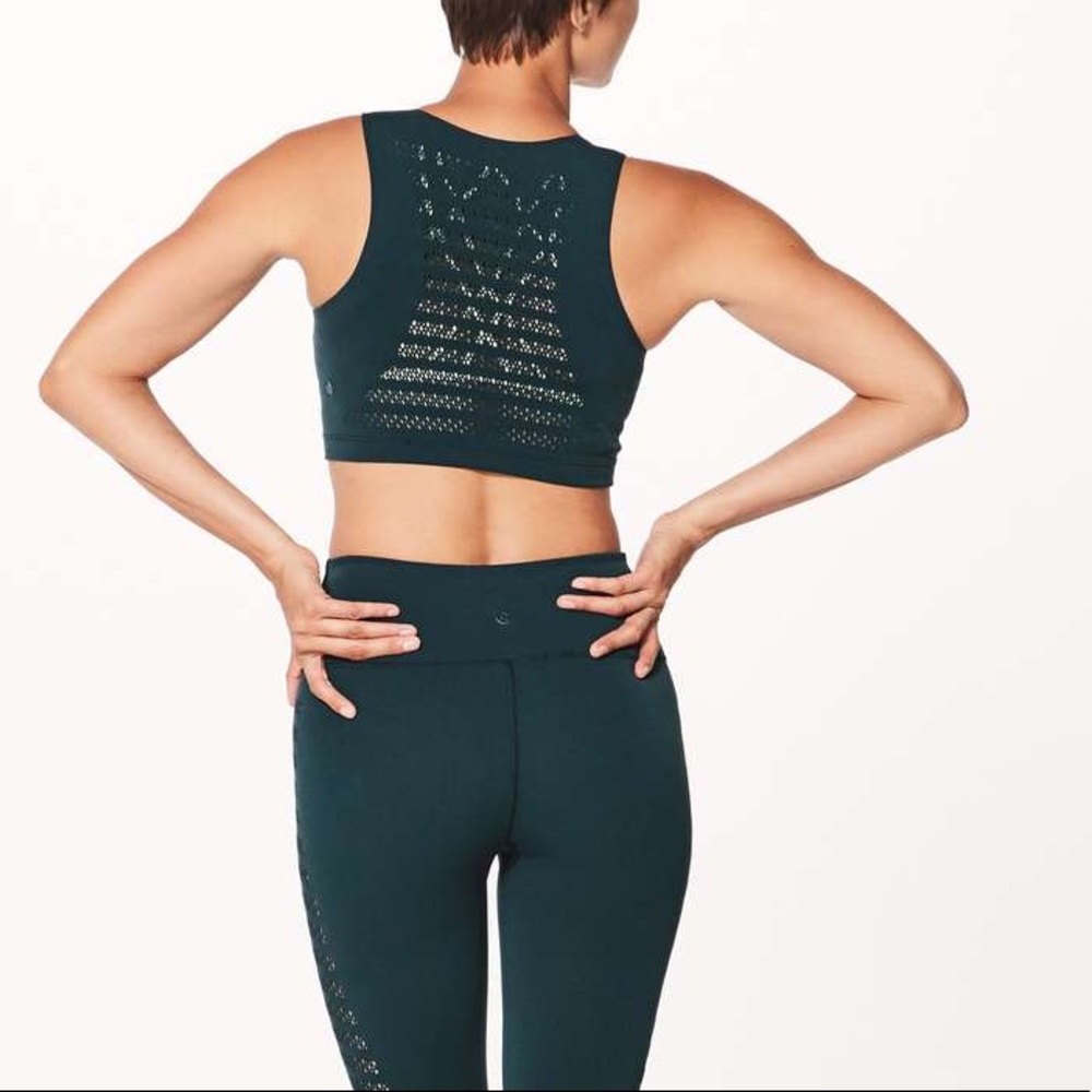 Lululemon reveal crop top