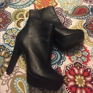 Ankle boots.BNWOT. Never worn.