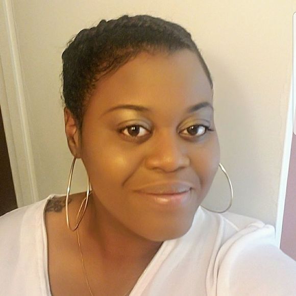 Meet your Posher, Monique - Picture 1 of 1