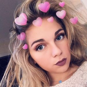 Meet your Posher, Crystal