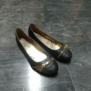 💜Black and gold flats