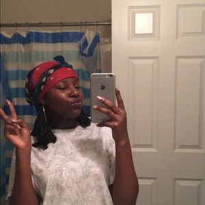 Meet your Posher, Deonnie