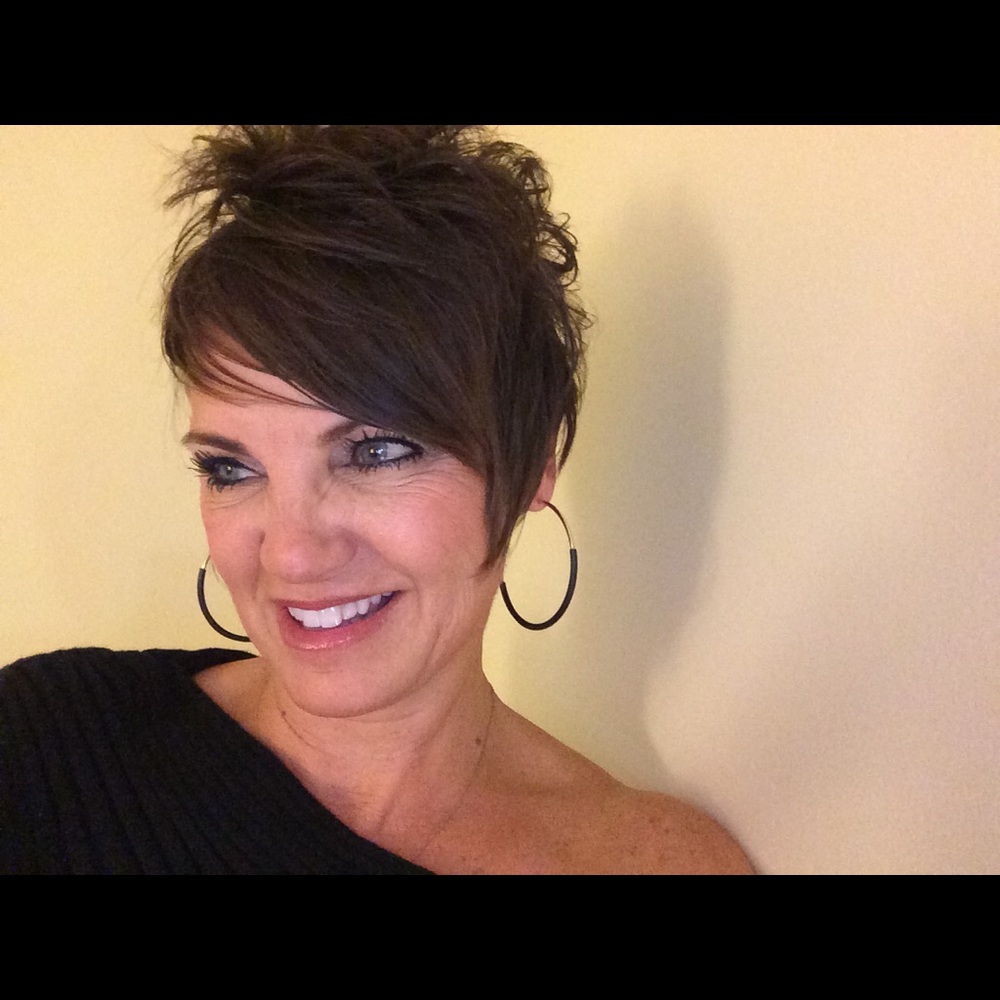 Meet your Posher, Leeann