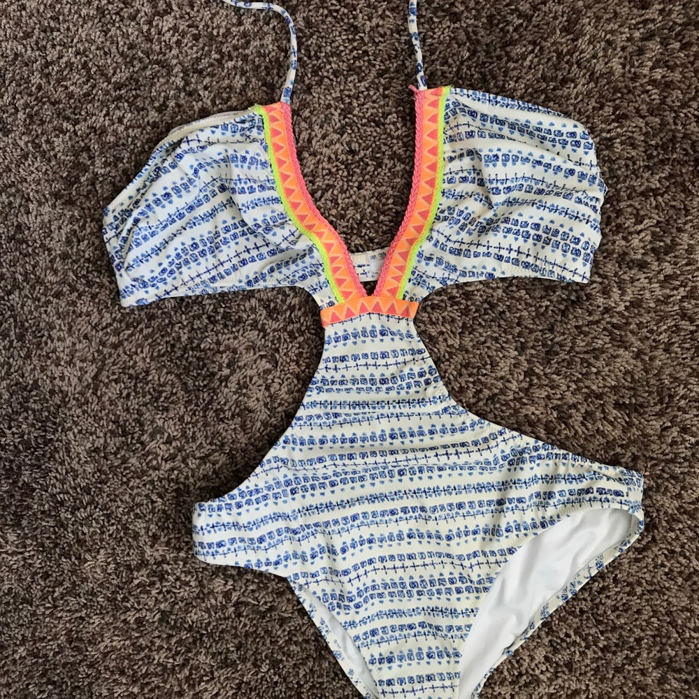 Victoria secret 'connecting' one piece {SMALL} ✨
