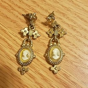Modcloth Cameo Earrings
