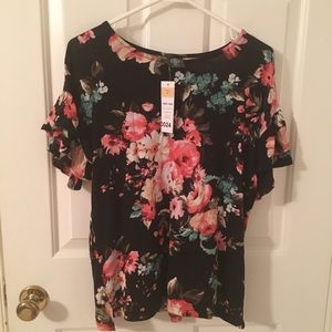 NWT Agnes & Dora frill sleeve top Small