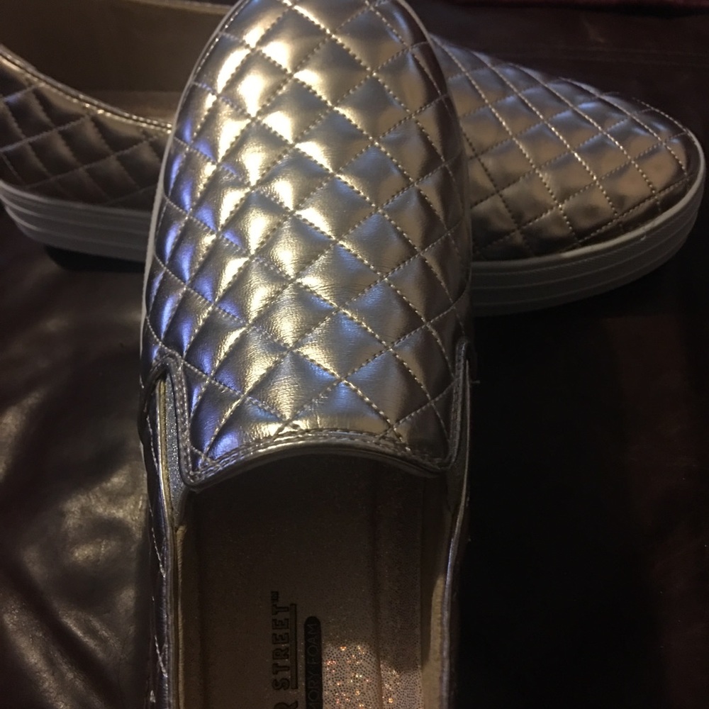 Skechers gold, memory foam. Worn twice.  Like new.