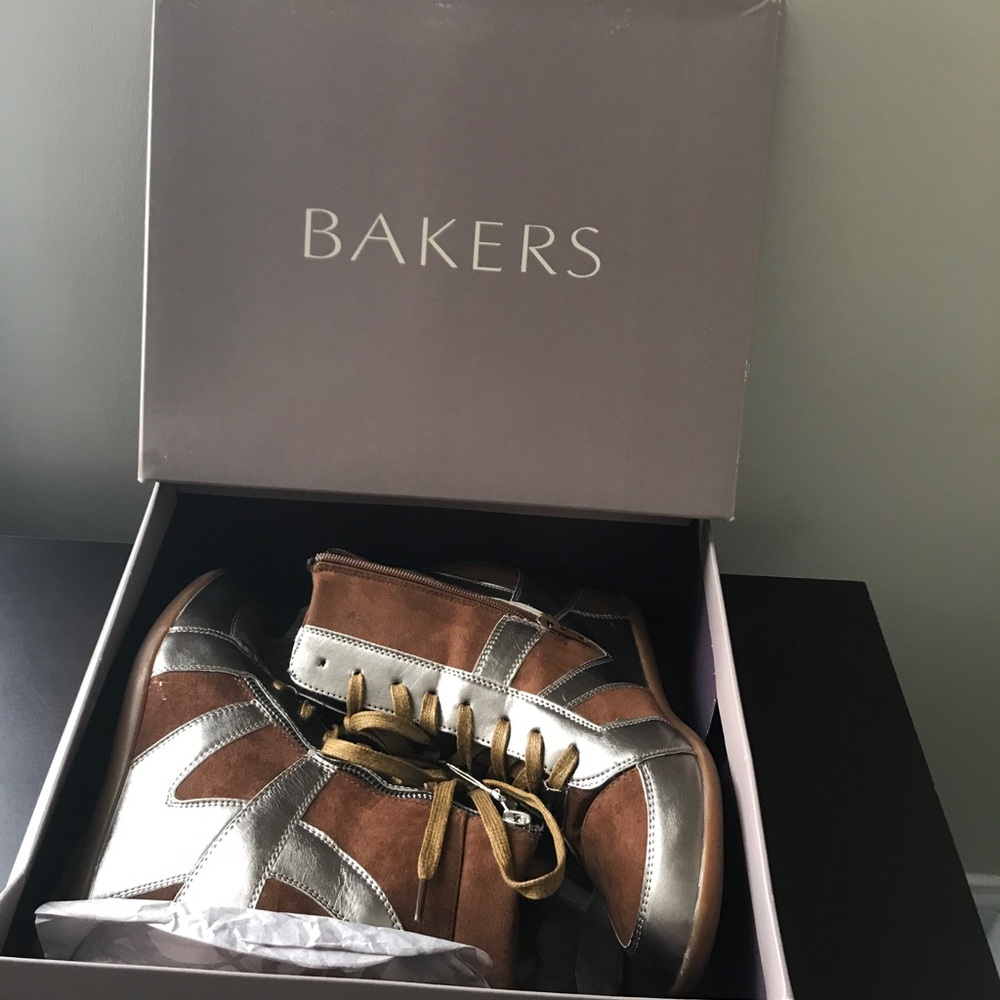 DONATED: Tan Wedge Sneaker