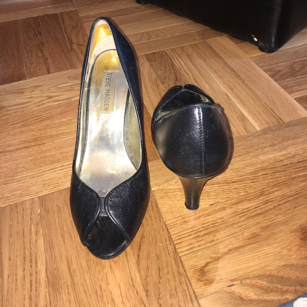 Steve Madden Black Pumps