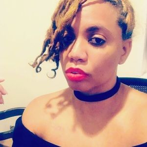 Meet your Posher, Candice