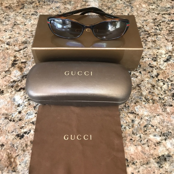 Gucci Sunglasses - Picture 6 of 7