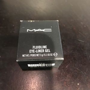 MAC fluidline ‘SHADE’ eye liner gel