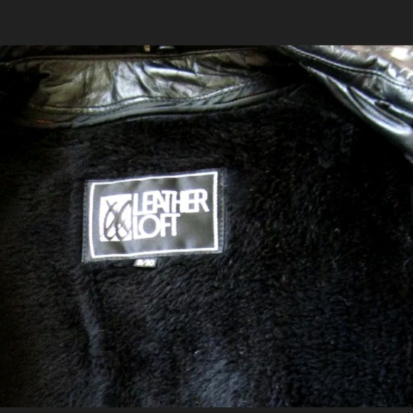 SOLD. 80s Vintage Feminine Black Leather Jacket - Picture 4 of 4