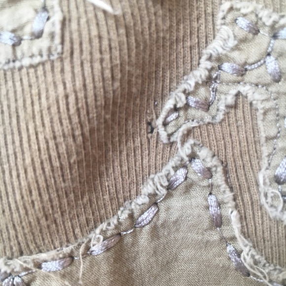 BCBG Olive Skull Button Up size S - Picture 4 of 6