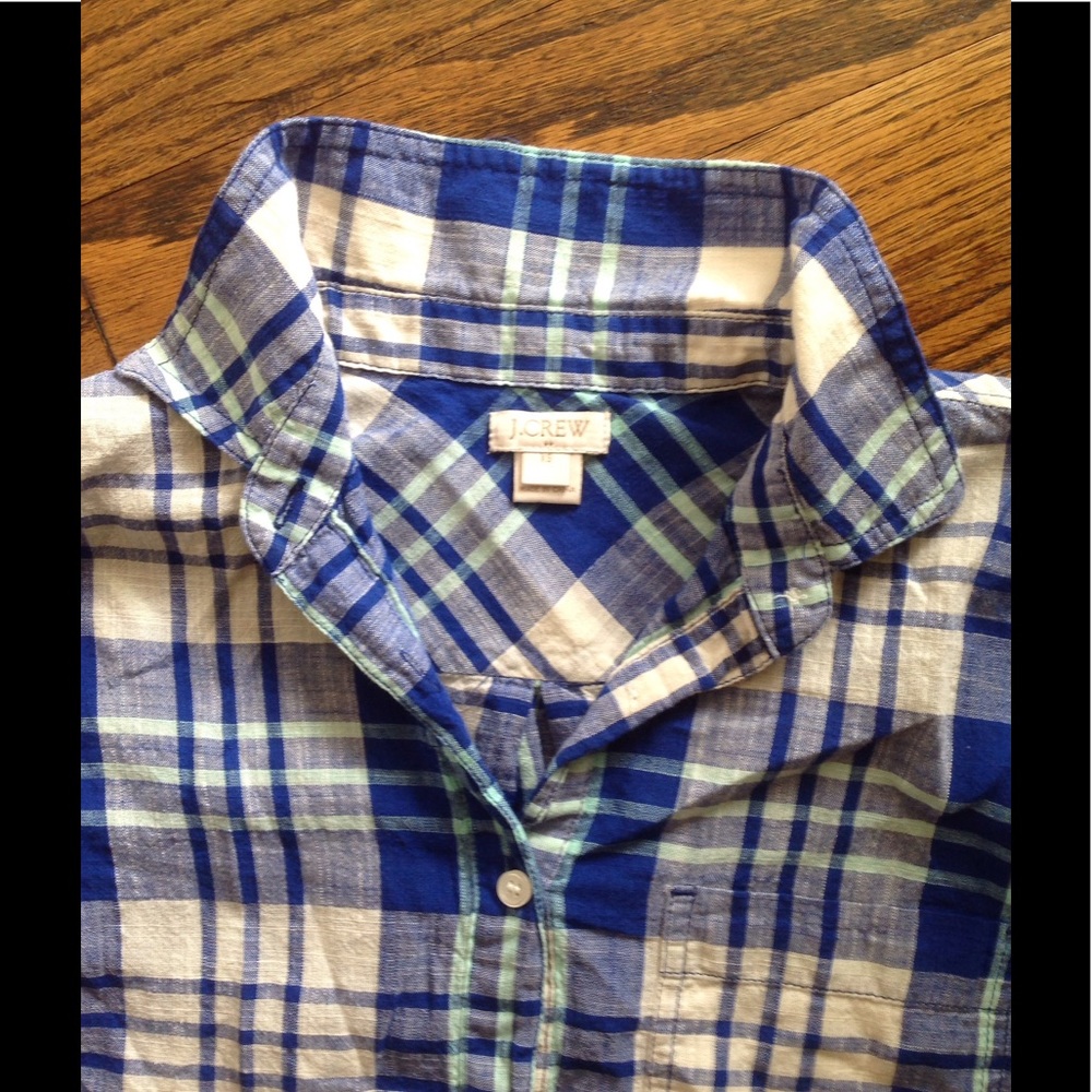 Half button down JCrew - Picture 2 of 4