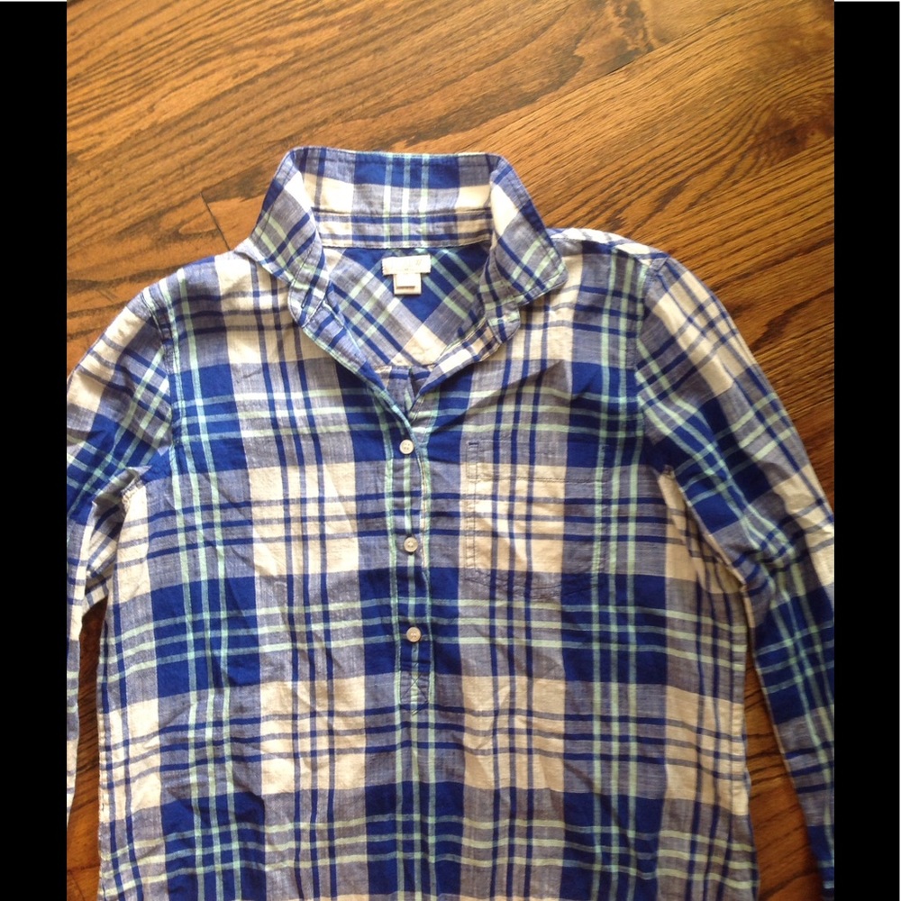 Half button down JCrew - Picture 3 of 4