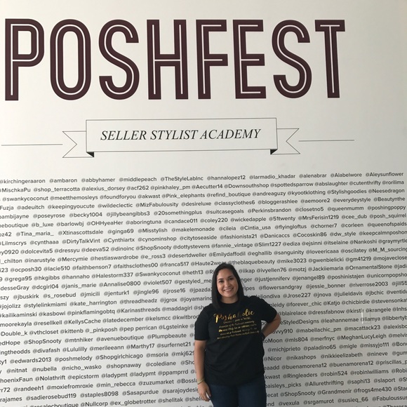 POSHAHOLIC - Picture 3 of 4