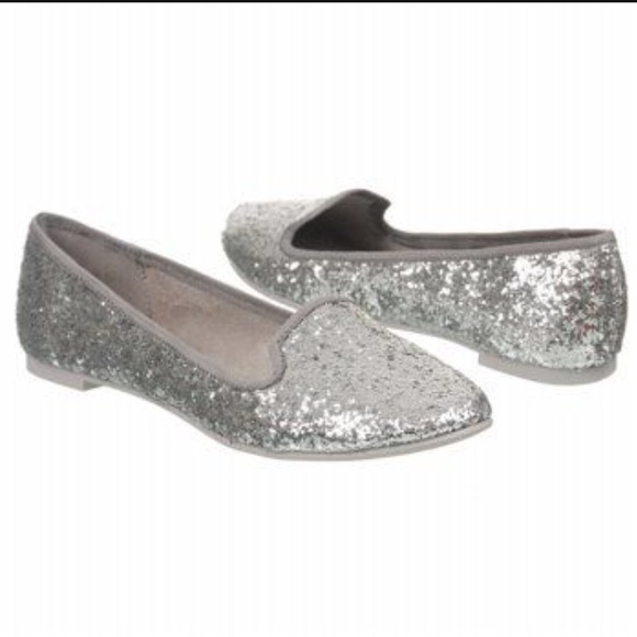 rocket dog silver pumps