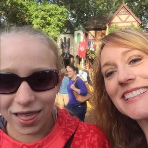 Meet your Posher, Dawn