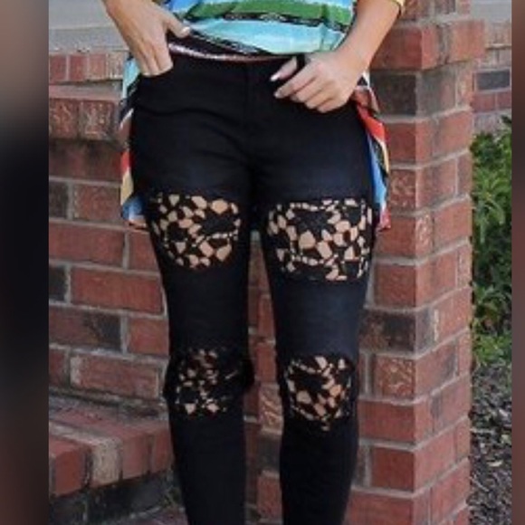 ❤️LAST PAIR❤️ Lace Black Ripped Denim Jeans - Picture 3 of 4