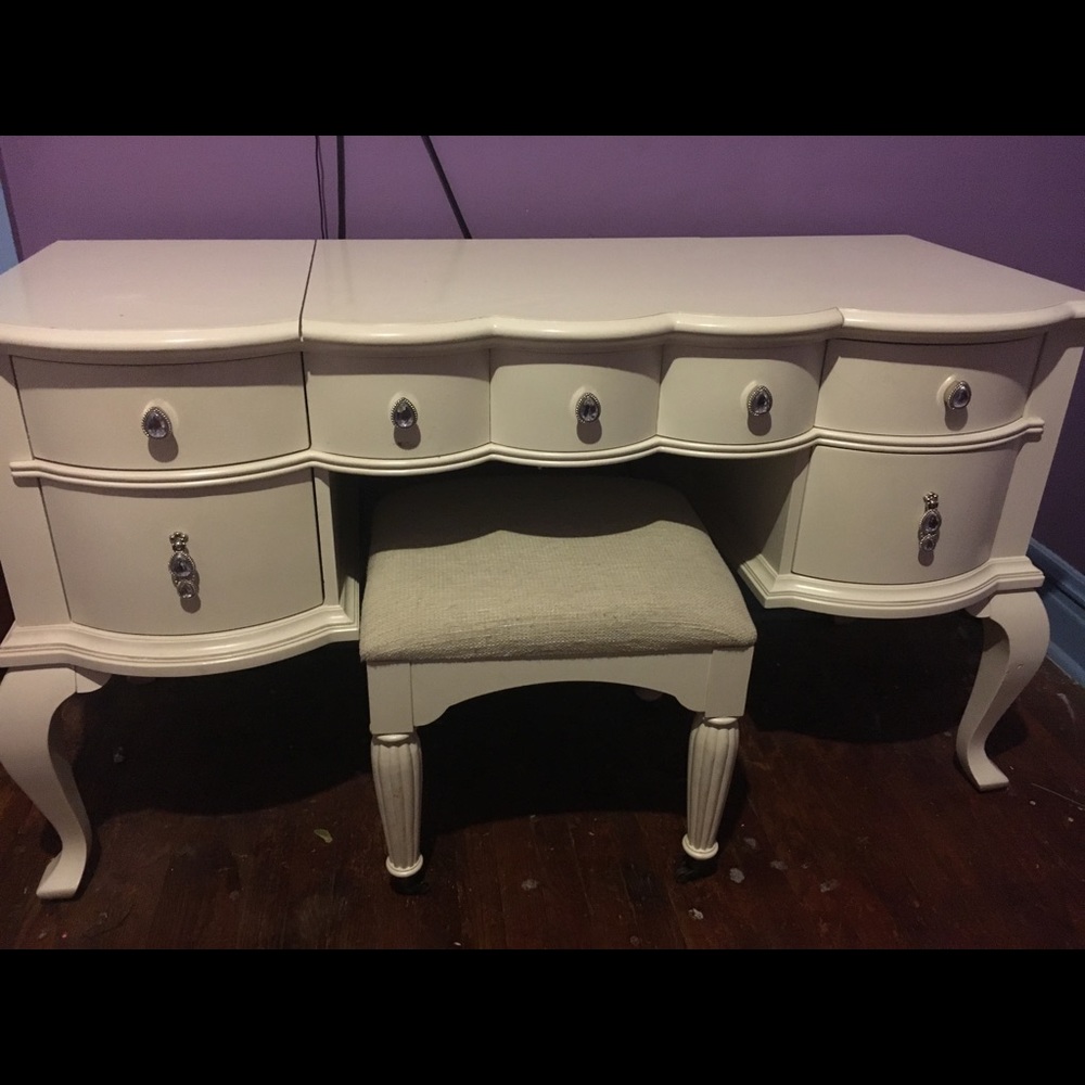 A Vanity/ Desk