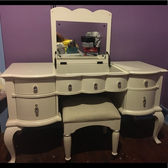 A Vanity/ Desk - Picture 2 of 2