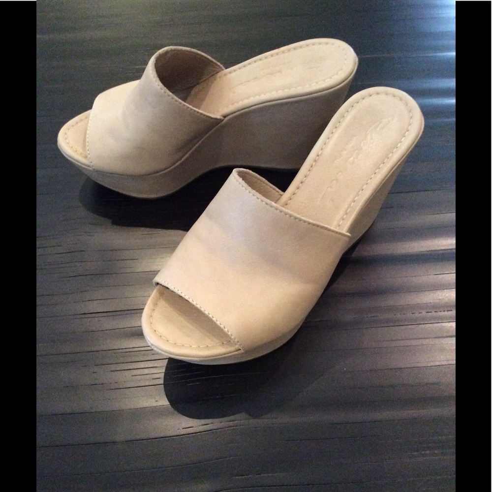 Rivera Wedge Sandals