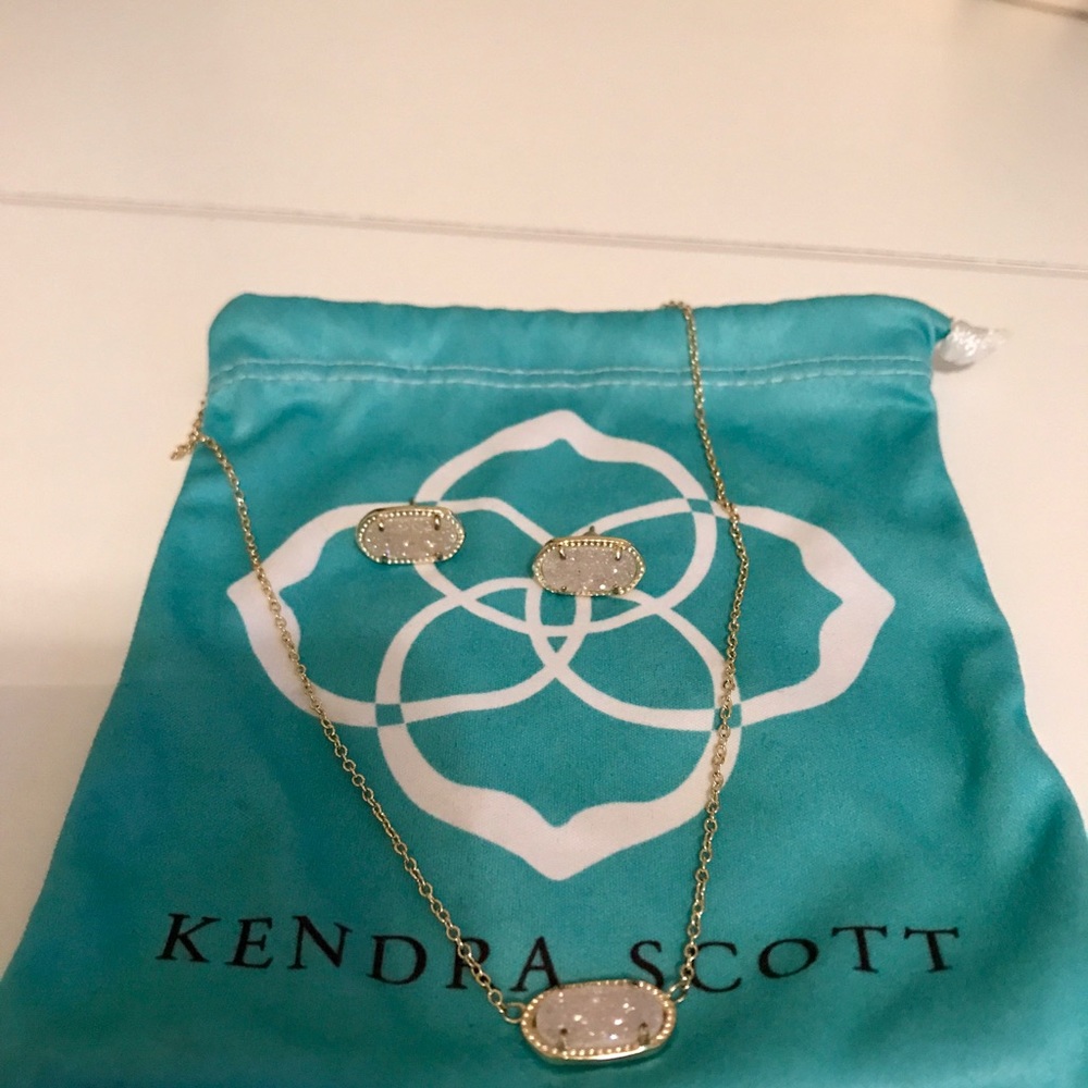 Kendra Scott Ellie gold set in iridescent drusy
