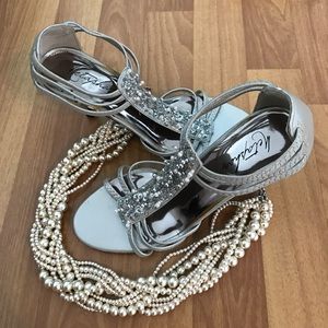 Silver heels 👠 | Never Worn! ✨