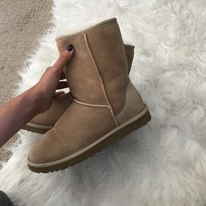 Sand uggs