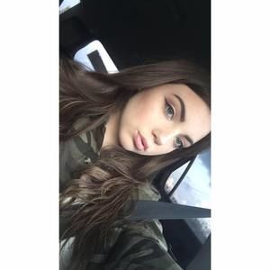 Meet your Posher, Courtney