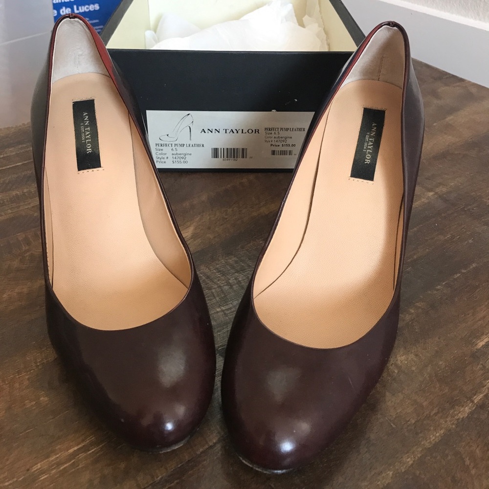 Ann Taylor Perfect pumps
