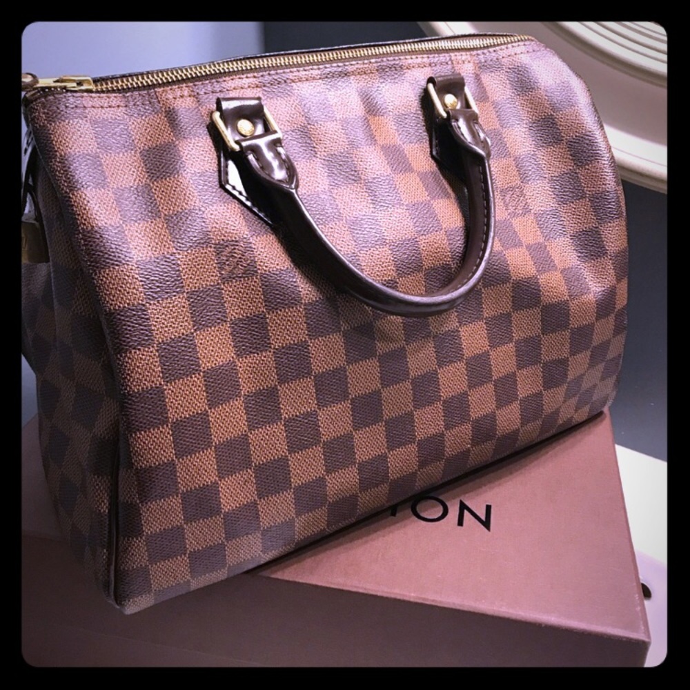 Sold Authentic LV 30 Speedy