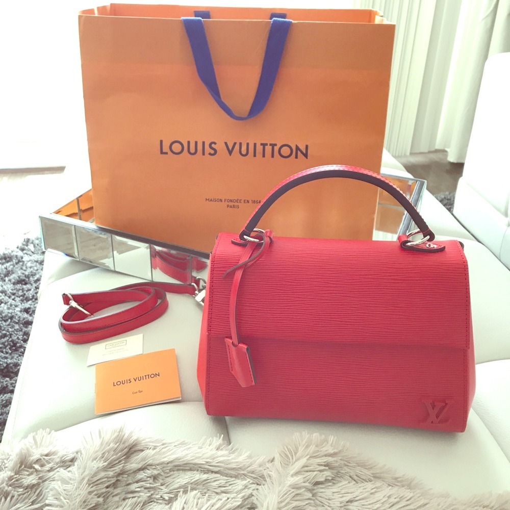 Louis Vuitton Cluny MM Red