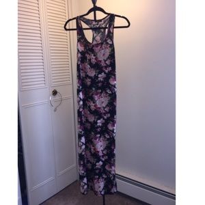 ✨Gorgeous Floral Maxi Dress