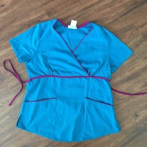 Scrub top. Size small