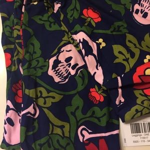 BNWT Lularoe OS flower skull leggings
