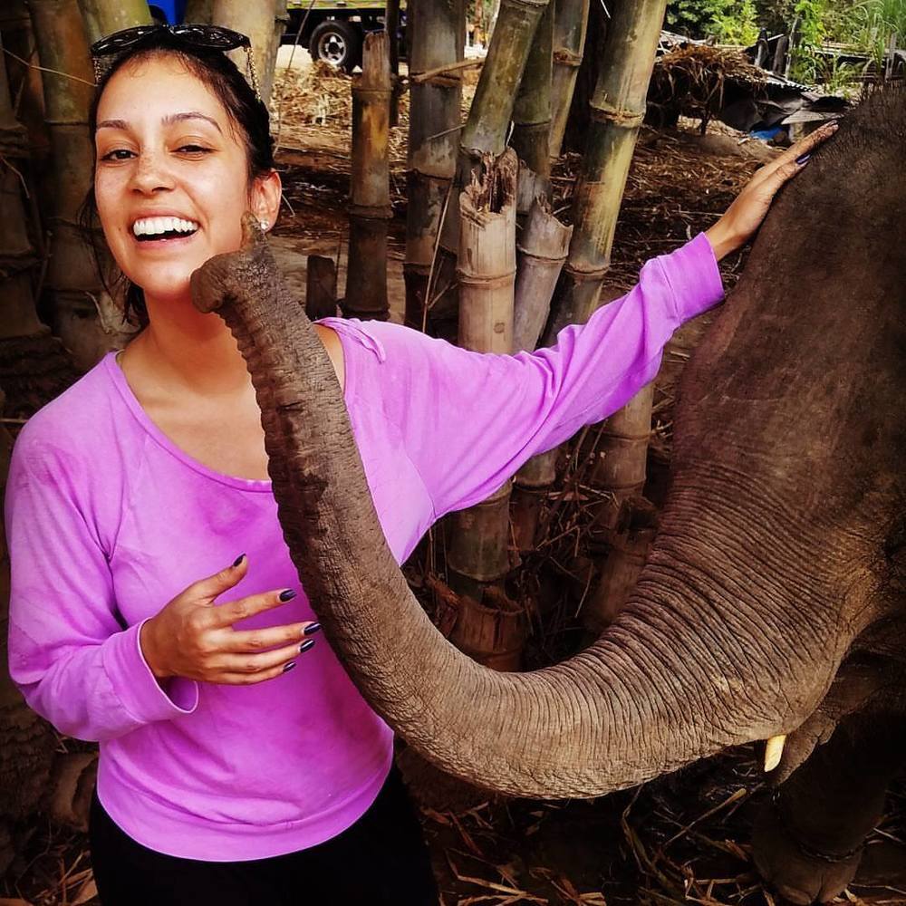 Meet your Posher, Claudia