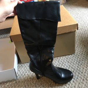 Rampage Bradshaw black leather like kneehigh boots