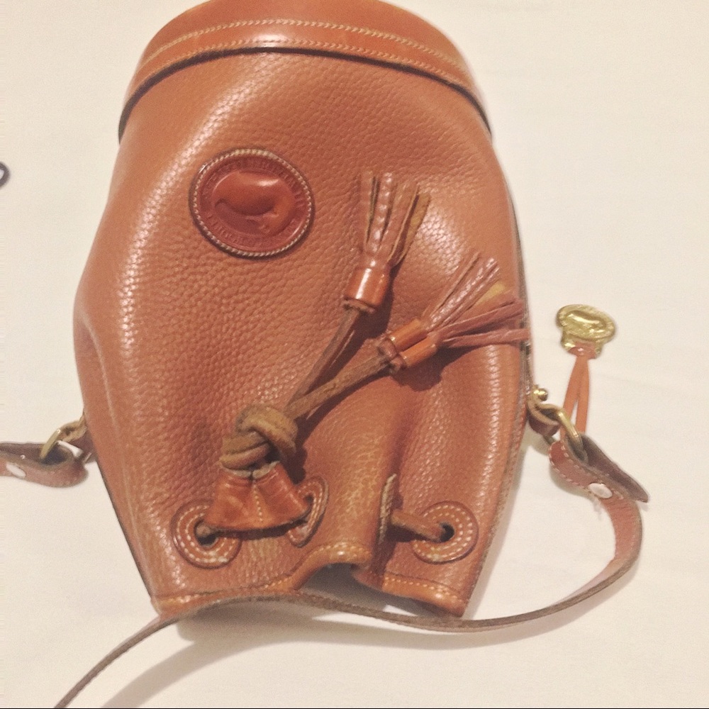 SOLD ❌ vintage Dooney & Bourke Teton bucket bag