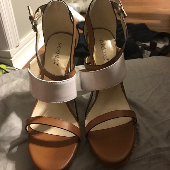 Pumps - Picture 2 of 4