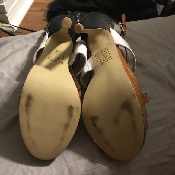 Pumps - Picture 4 of 4