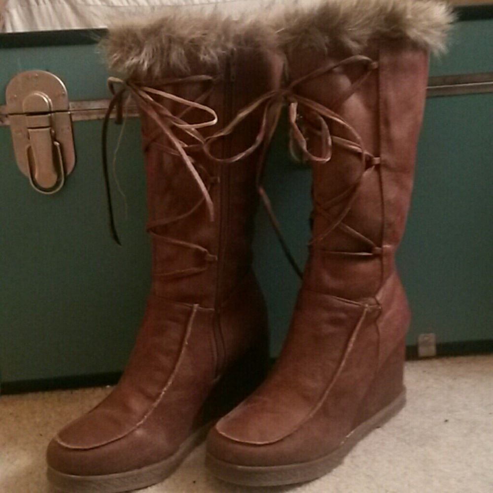 Leather Wedge Boots w/ Fur
