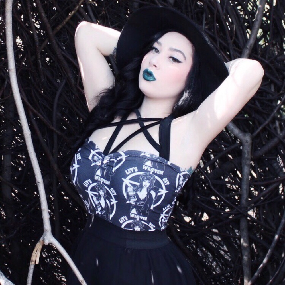 The Elvira let's get wasted pentagram top - Picture 1 of 7