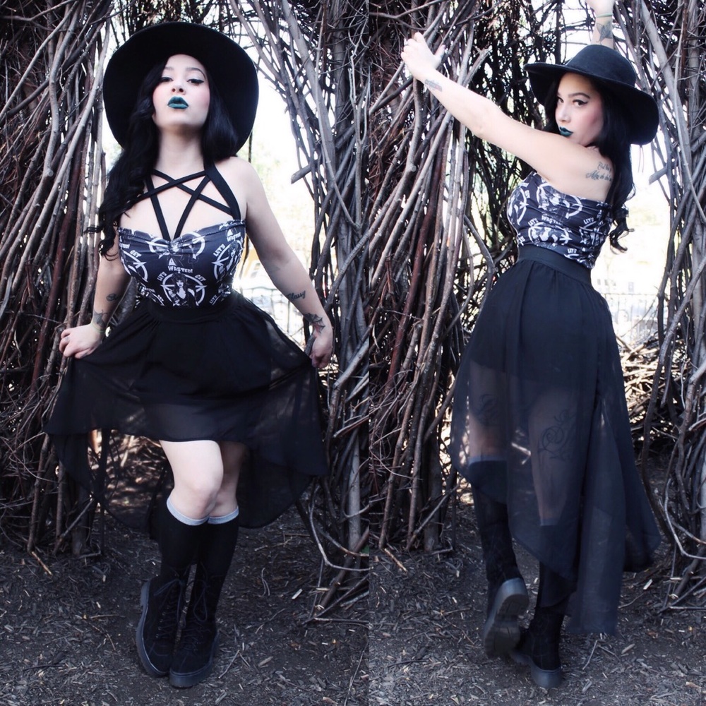 The Elvira let's get wasted pentagram top - Picture 2 of 7