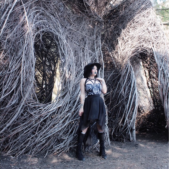 The Elvira let's get wasted pentagram top - Picture 4 of 7