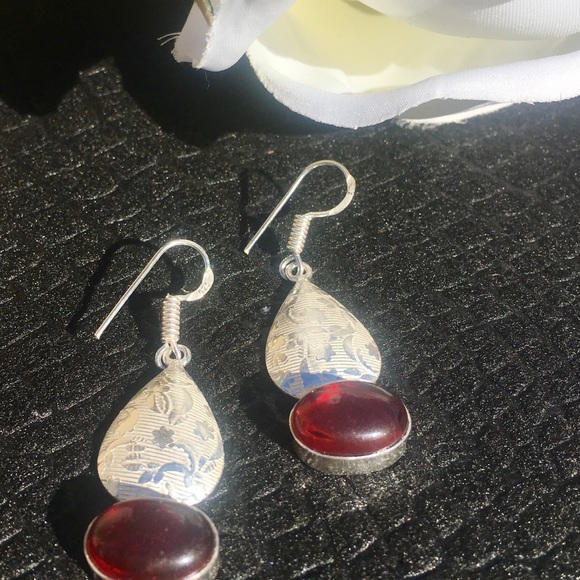 ⚜️Red Quartz Earrings⚜️ - Picture 2 of 8