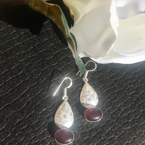 ⚜️Red Quartz Earrings⚜️ - Picture 3 of 8